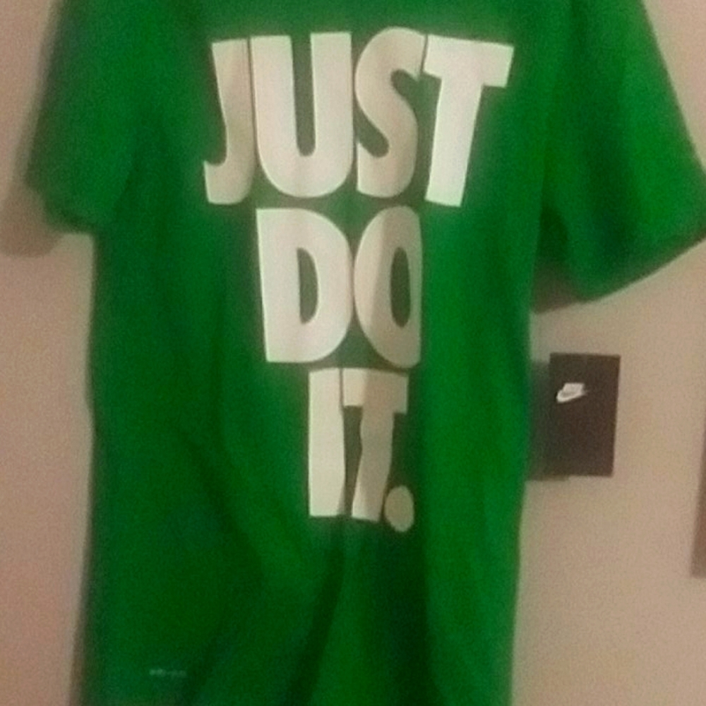 nike t shirt